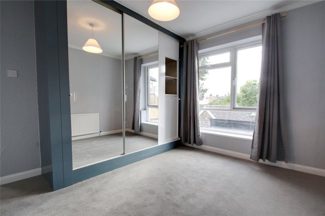 6, Thornash Road, Horsell photo 4