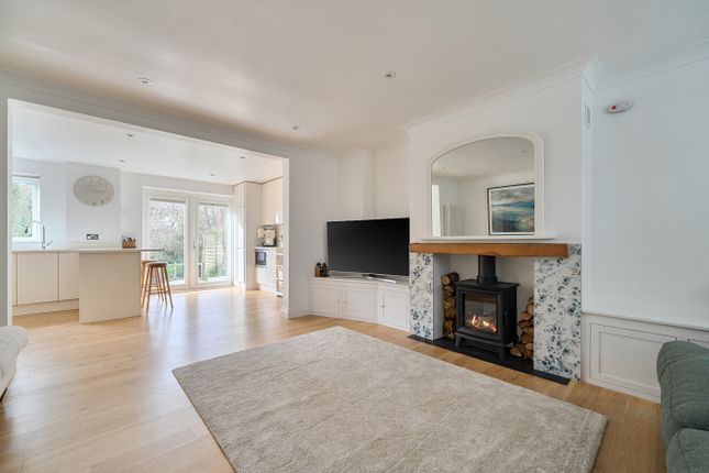 20, Trout Road, Surrey photo 4