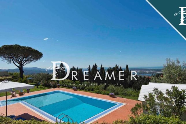 Villa for sale in Localita' Ai Venti, Camaiore, Toscana