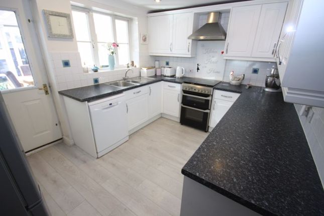 Town house for sale in Rose Park Close, Yeading, Hayes