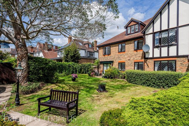 Flat 15, Church Court, 31, Monks Walk, Reigate photo 3