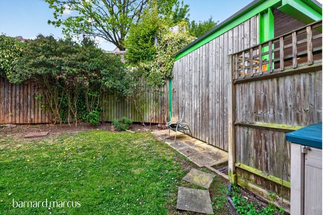 6, Beaumaris Gardens, London photo 3