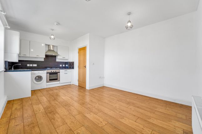 Flat 11, 26-30 Napier Road, Surrey photo 2