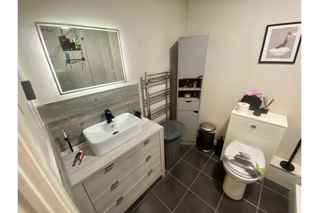 Flat for sale in Shrawley Avenue, Birmingham