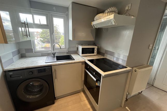 52, Jeymer Drive, Greenford photo 4