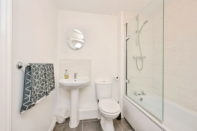 98, Buttercup Avenue, ST. NEOTS photo 5