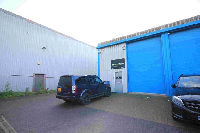 Warehouse to let in Bonham Drive, Sittingbourne