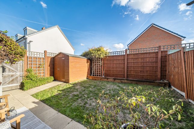 42, Weydon Lane, Farnham photo 4