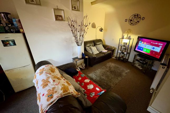 18, Scott Street, Bradford photo 3