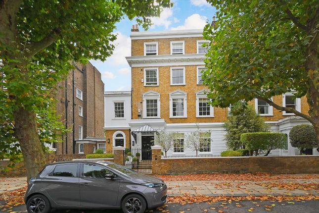 Flat for sale in Hamilton Terrace, London