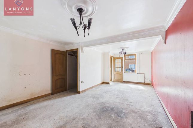 4, Club Row, Pentre photo 2