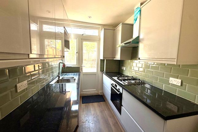 102, Basildon Road photo 2