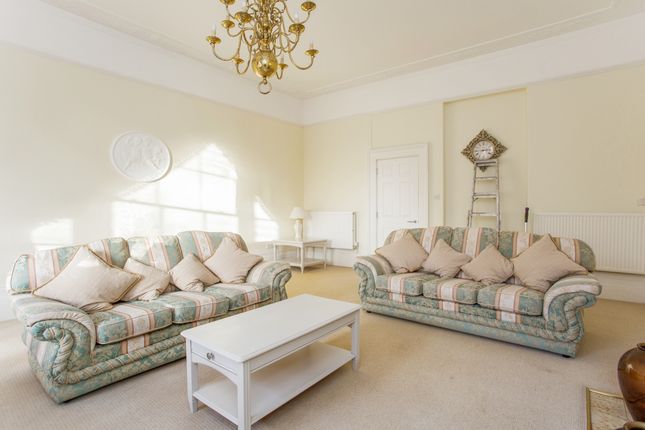 Thumbnail Flat to rent in Lansdown Terrace, Cheltenham