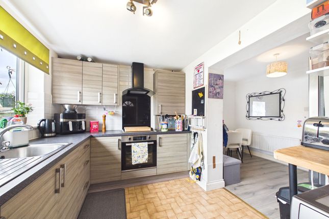 7 Wychwood Drive, Chipping Norton photo 4
