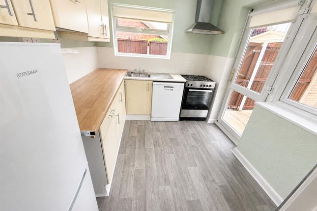 32, Woburn Avenue, Gloucester photo 5