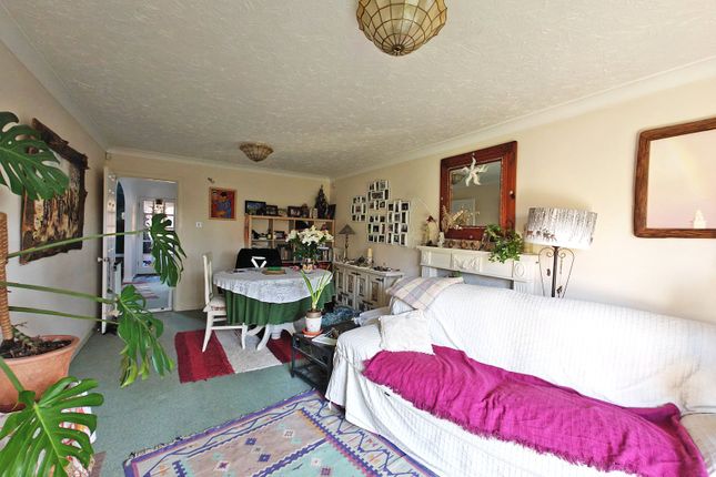 36, Charnock Close, Lymington photo 2
