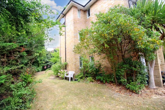 Flat 1 Stratford Court, Salisbury Road, Hants photo 4