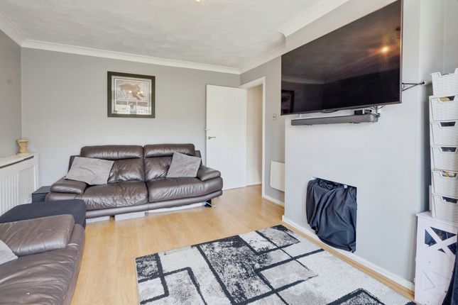 10, Cross Green, Basildon photo 4