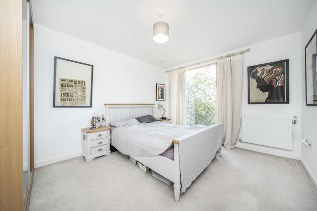 Flat 3 Caledonian Building, 5, Regiment Hill, London photo 4