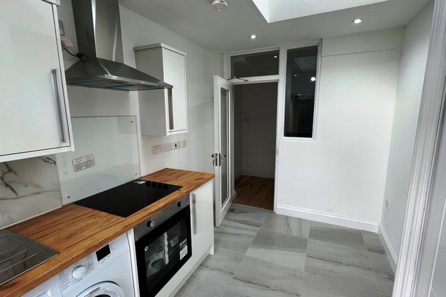Terraced house to rent in Shroffold Road, Bromley