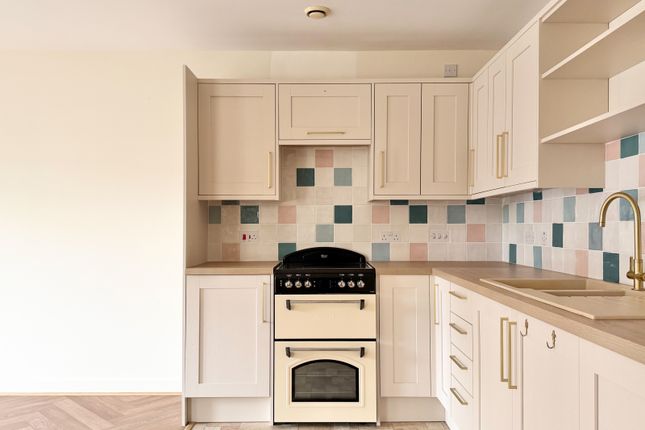 4, Quennell House, Sheldon Way, Berkhamsted photo 4