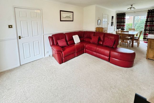 32, Aston Way, Newcastle Upon Tyne photo 3