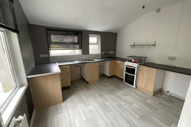 36, Newtown, Ammanford photo 5