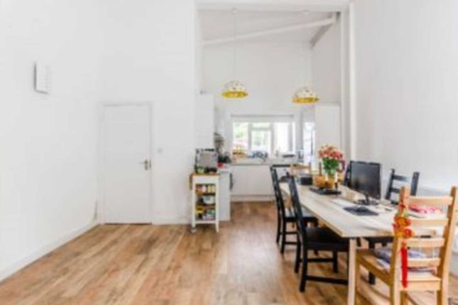 Thumbnail Flat to rent in St Rule Street, Clapham