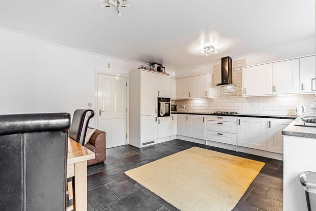 30 Nightingale Gardens, Pontypridd photo 4