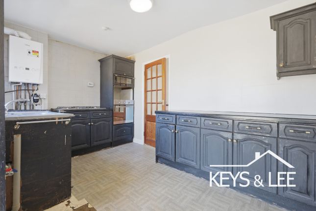 51 Charlotte Gardens, Romford, Greater London photo 4