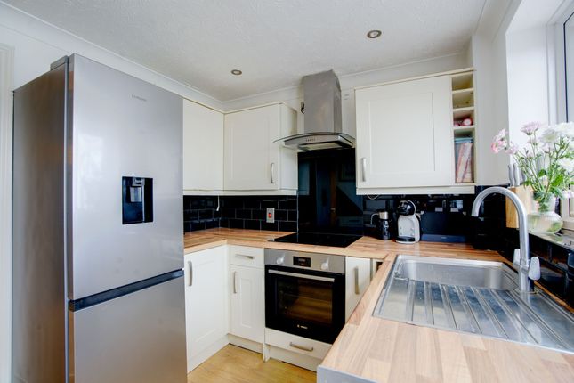 133 Orchard Row, Ely photo 2