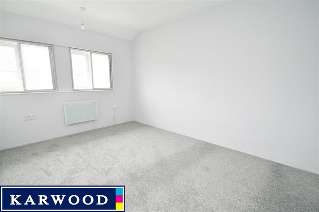 Thumbnail Terraced house to rent in Ryvers Road, Langley, Slough