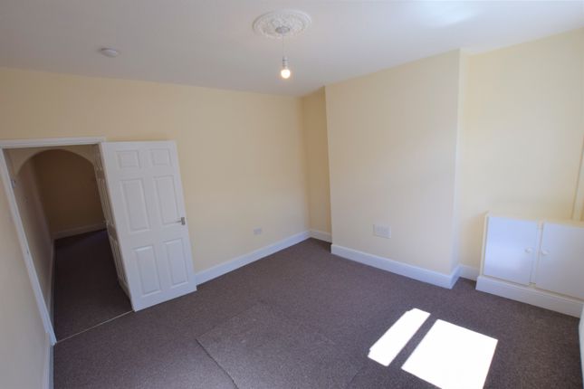 Terraced house to rent in Victoria Street, Darfield, Barnsley