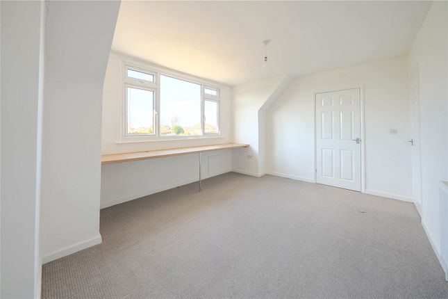 602, King Lane, West Yorkshire photo 4