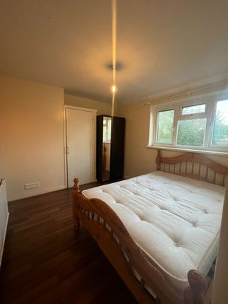 16, Whitethorn Avenue, West Drayton photo 5