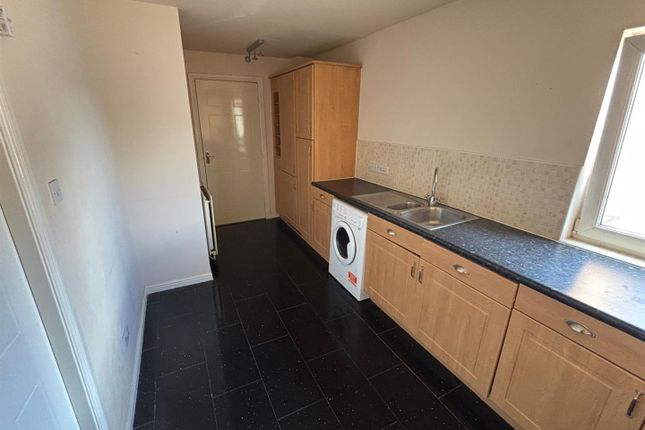 42, Broad Cairn Court, Motherwell photo 3