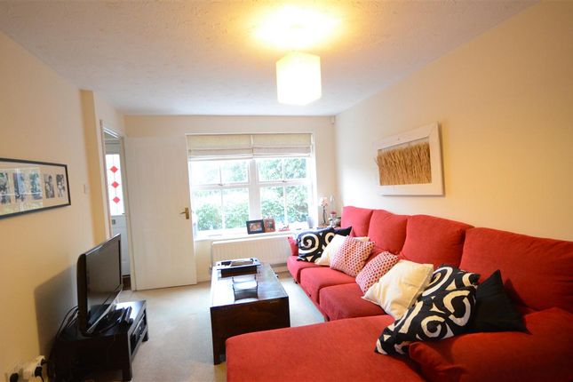 67, Jessett Drive, Fleet photo 2