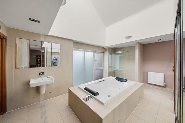 Kings Mill Way, Uxbridge photo 4
