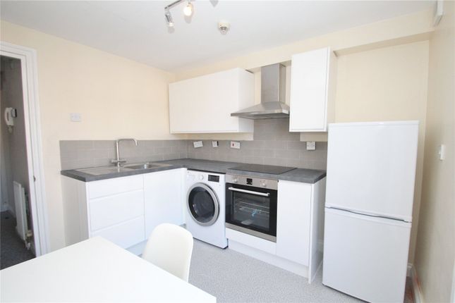 Flat 2, 8, Market Square, Buckingham photo 2