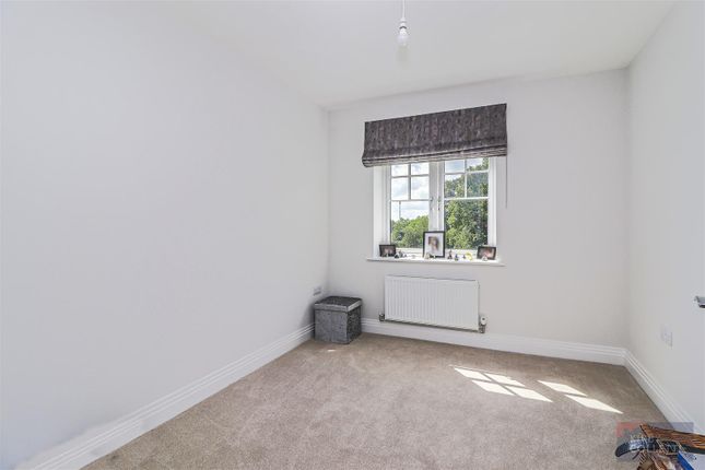 End terrace house to rent in Anderson Close, Broxbourne