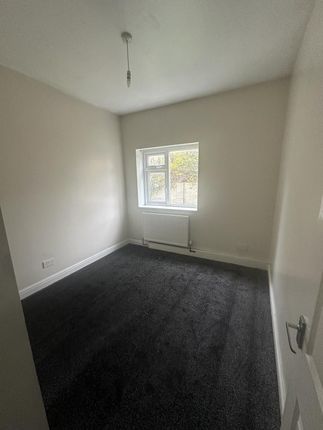 Lingwood Avenue, BRADFORD photo 4