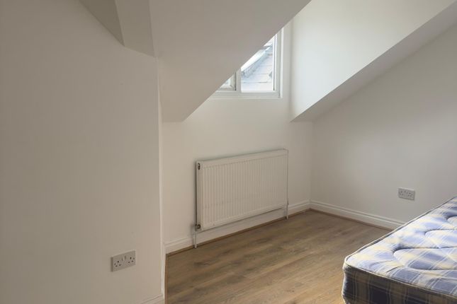 F3, 51A, Norbury Road, London photo 3