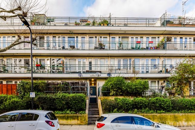 Thumbnail Flat to rent in Gilden Crescent, London
