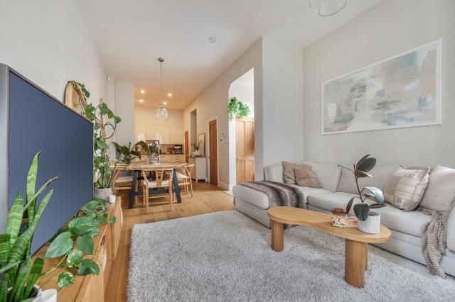 9 Building, 32, The Parade, Bicester photo 4