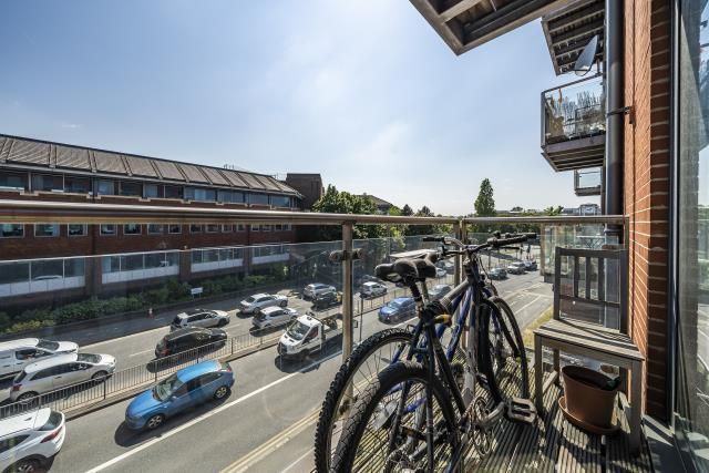 1-bed flat on Flat 22, 30, Bath Road, Slough, £150,000