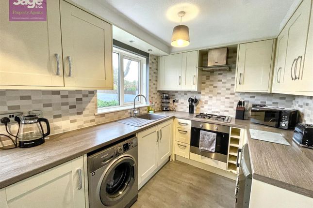 74, Cotswold Way, Newport photo 3