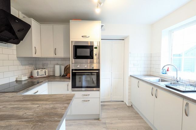 14 Elwyn Drive, Merthyr Tydfil photo 4