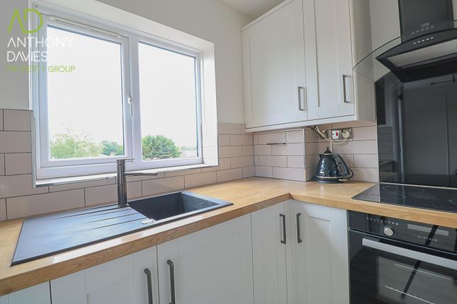 Flat to rent in Chilworth Gate, Silverfield, Broxbourne
