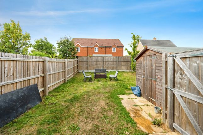 3, Benson Close, Bedford photo 4