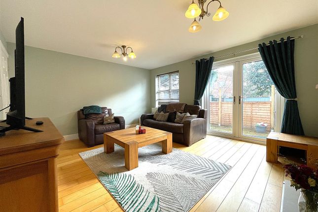 32, Ferry Close, Selby photo 3